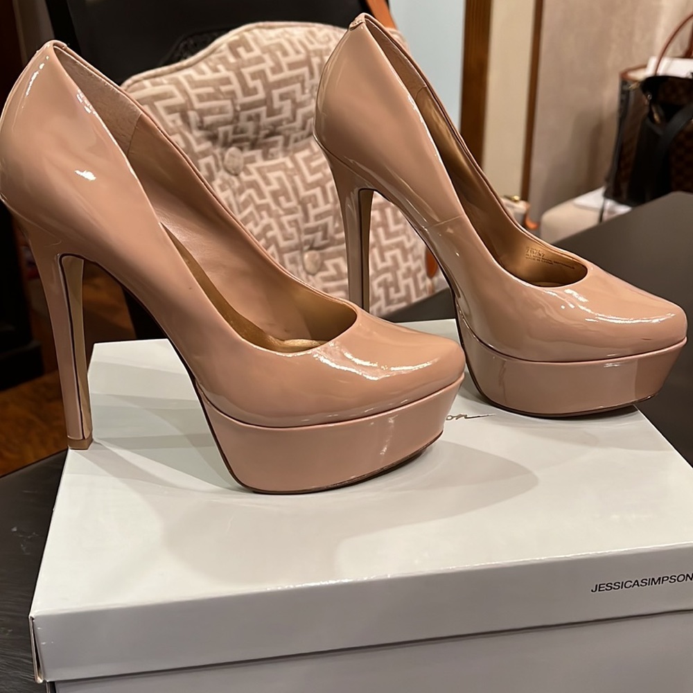 Jessica Simpson Nude Patent Heels - Picture 3 of 7